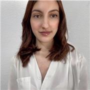 Passionnée de français avec une approche innovante, offrant des cours interactifs à Montpellier et en ligne